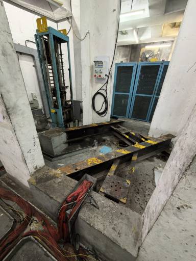 廣柏樓L13號升降機工作圖片2